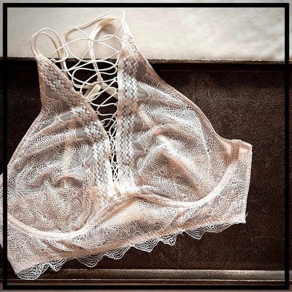 • Victoria’s Secret Ivory Lace Bohemian Bandeau Bra w/ Bow & Corset Lacing • - Picture 9 of 16
